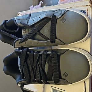 Dc skate board shoes